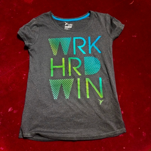 Old Navy Active T-shirt - Picture 2 of 7